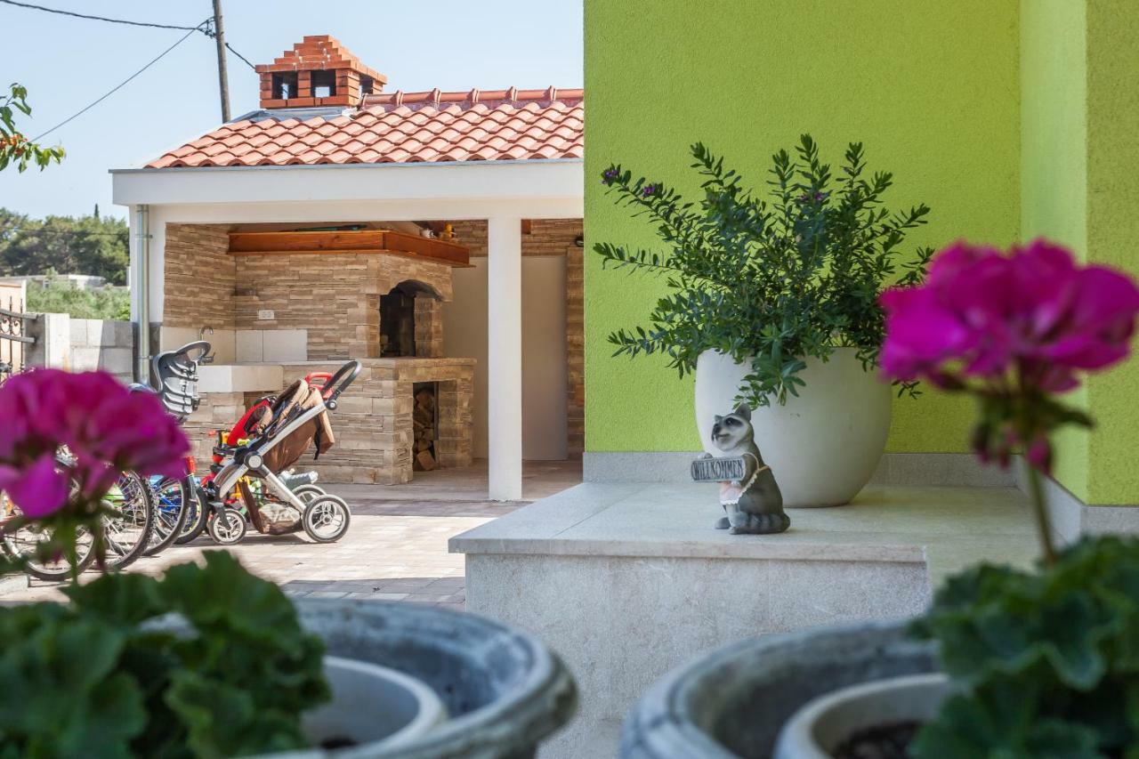 Apartments Mrsic Biograd Na Moru Dış mekan fotoğraf
